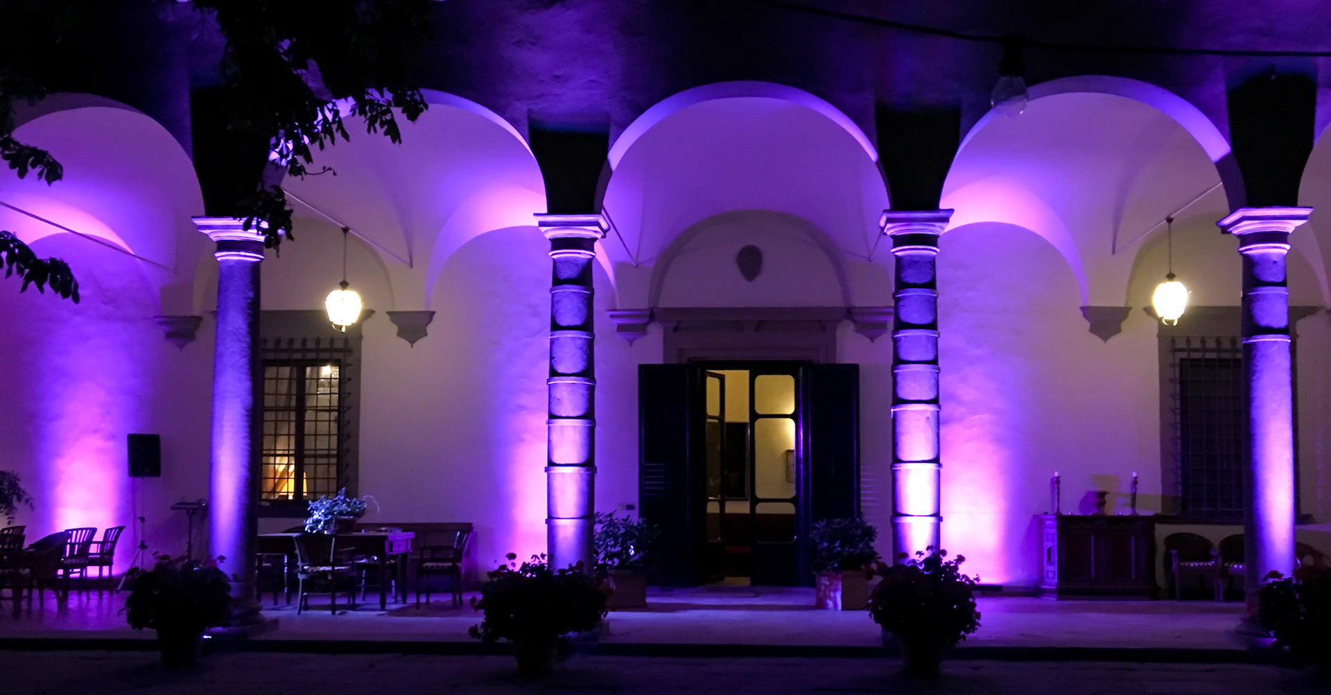 Lights for wedding in Tuscany