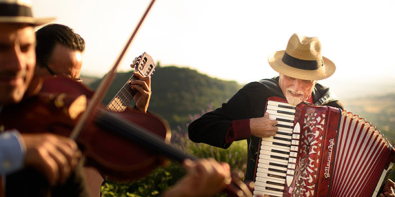 Folk Trio