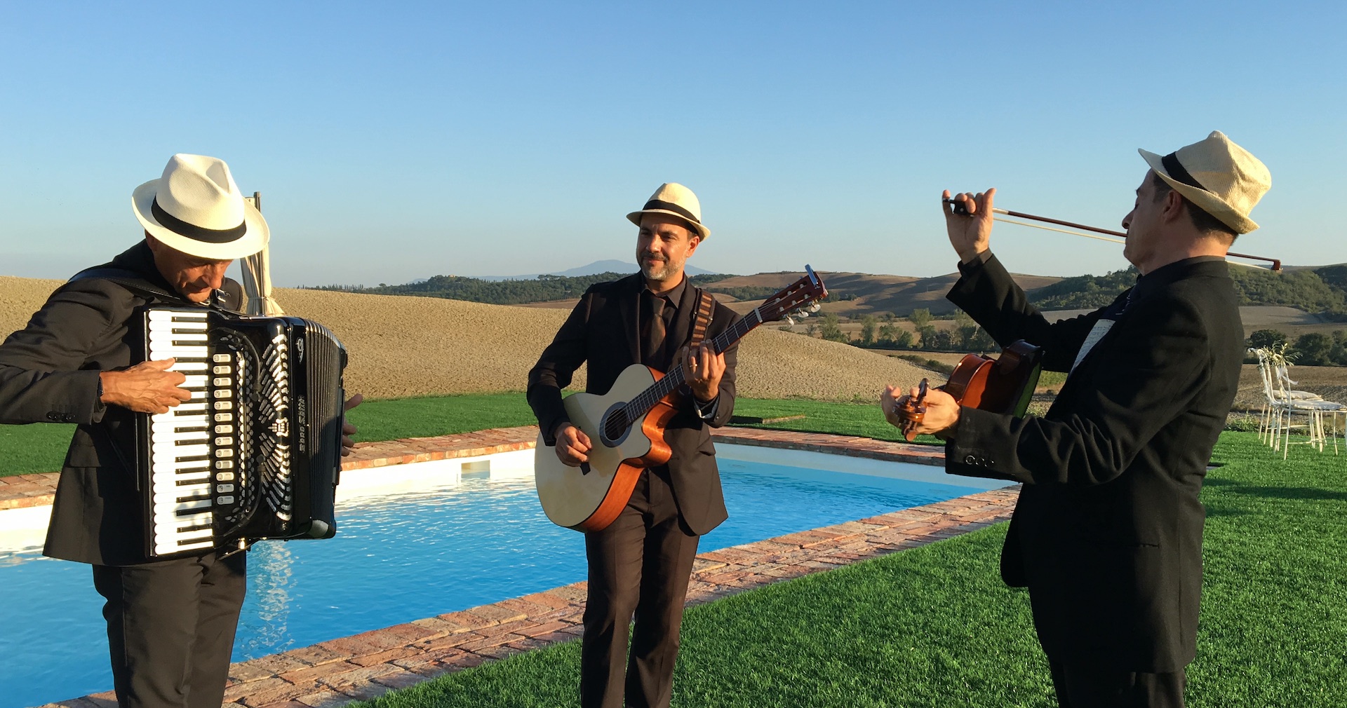 Folk Trio in Tuscany